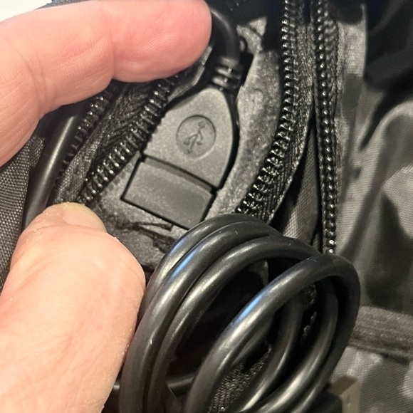 Bella Russo Black Canvas Laptop Backpack with USB Port NWOT - Picture 10 of 14